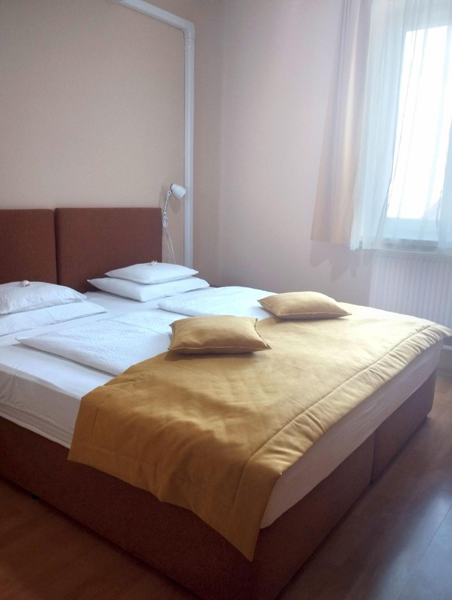 Bed and Breakfast Stan Es Panzio Balatonalmádi Zewnętrze zdjęcie