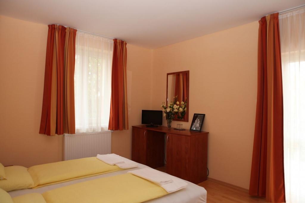 Bed and Breakfast Stan Es Panzio Balatonalmádi Pokój zdjęcie